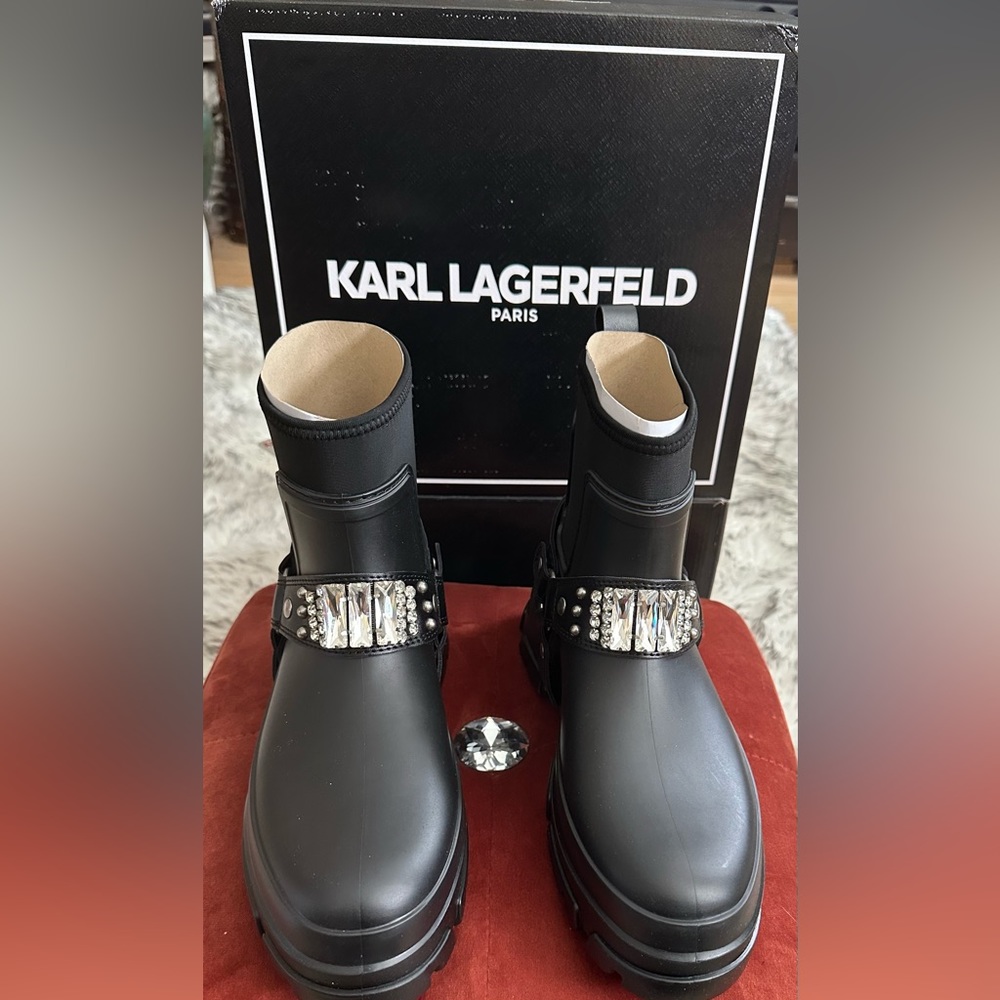 Karl Lagerfeld Paris black boots with beautiful rhinestones on the buckle.